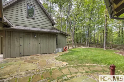 15 E. Ridge Road Cashiers NC 28717