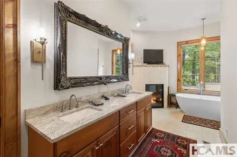 15 E. Ridge Road Cashiers NC 28717
