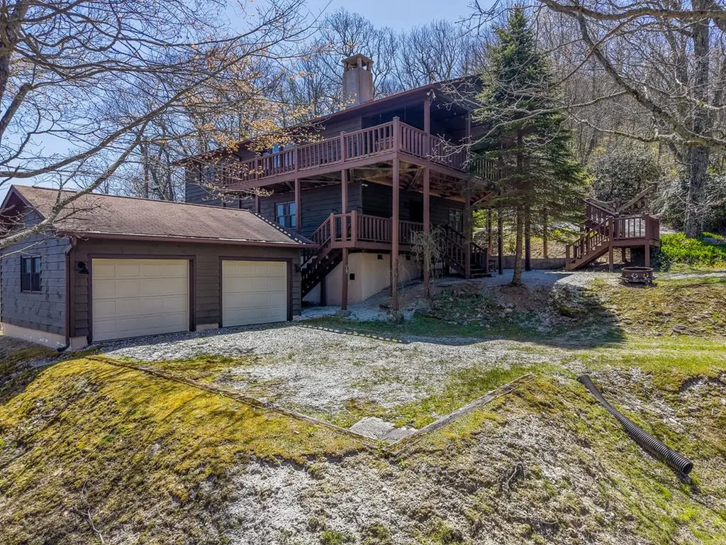 623 Buggy Barn Road Cullowhee NC 28723