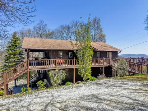 623 Buggy Barn Road Cullowhee NC 28723