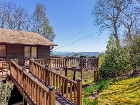 623 Buggy Barn Road Cullowhee NC 28723