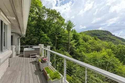 4594 Dillard Road Highlands NC 28741