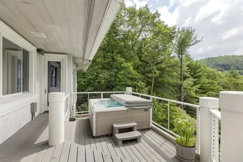 4594 Dillard Road Highlands NC 28741