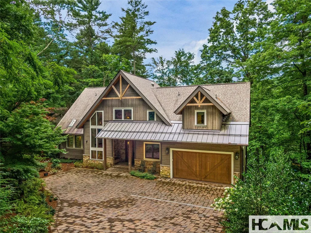 64 Bee Tree Way Lake Toxaway NC 28747