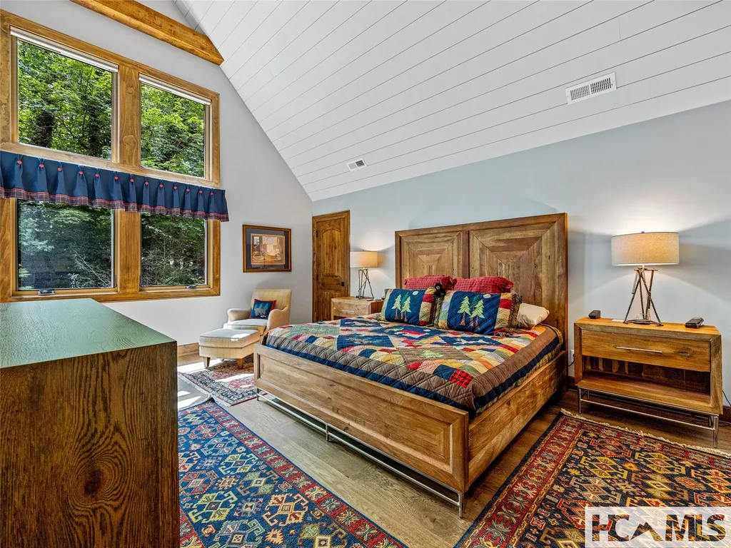 64 Bee Tree Way Lake Toxaway NC 28747
