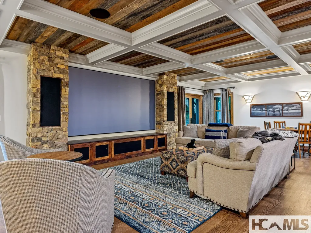 64 Bee Tree Way Lake Toxaway NC 28747