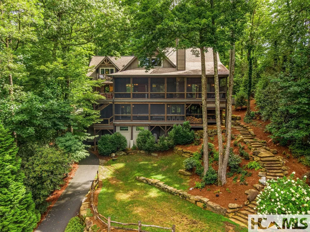64 Bee Tree Way Lake Toxaway NC 28747