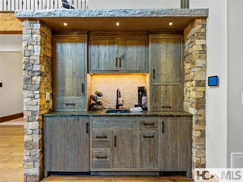 64 Bee Tree Way Lake Toxaway NC 28747