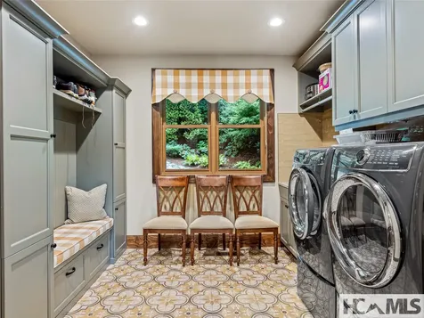 64 Bee Tree Way Lake Toxaway NC 28747