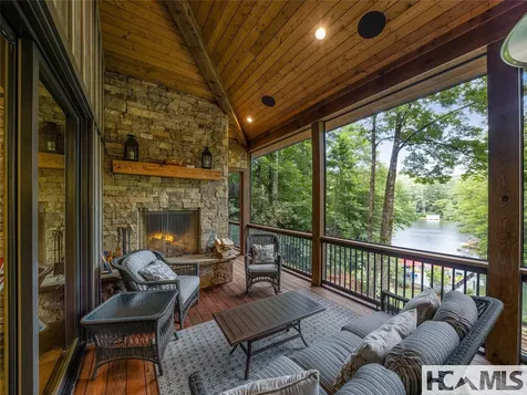 64 Bee Tree Way Lake Toxaway NC 28747