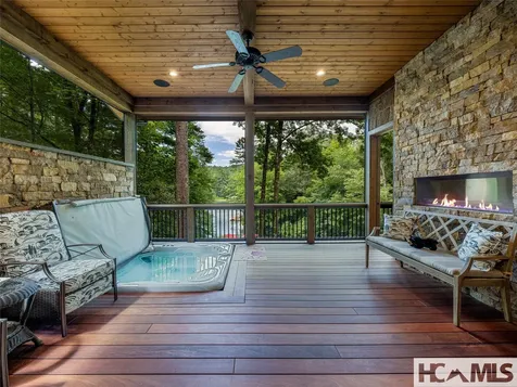 64 Bee Tree Way Lake Toxaway NC 28747