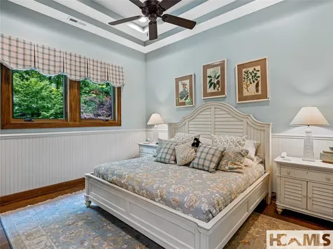 64 Bee Tree Way Lake Toxaway NC 28747