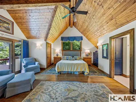 64 Bee Tree Way Lake Toxaway NC 28747