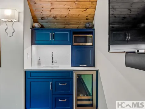 64 Bee Tree Way Lake Toxaway NC 28747