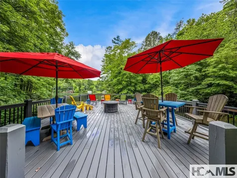 64 Bee Tree Way Lake Toxaway NC 28747