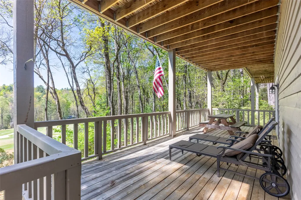 516 Cherokee Trace Lake Toxaway NC 28747
