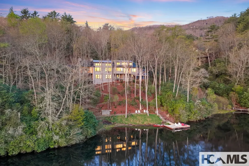 95 Cardinal Trace Lake Toxaway NC 28747