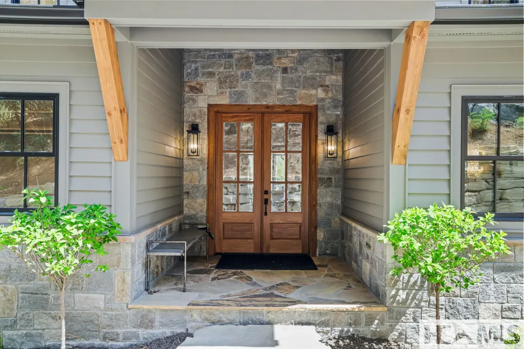 95 Cardinal Trace Lake Toxaway NC 28747