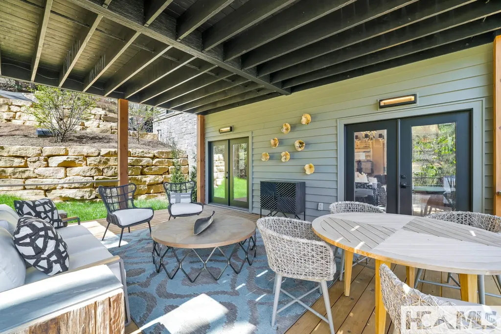 95 Cardinal Trace Lake Toxaway NC 28747