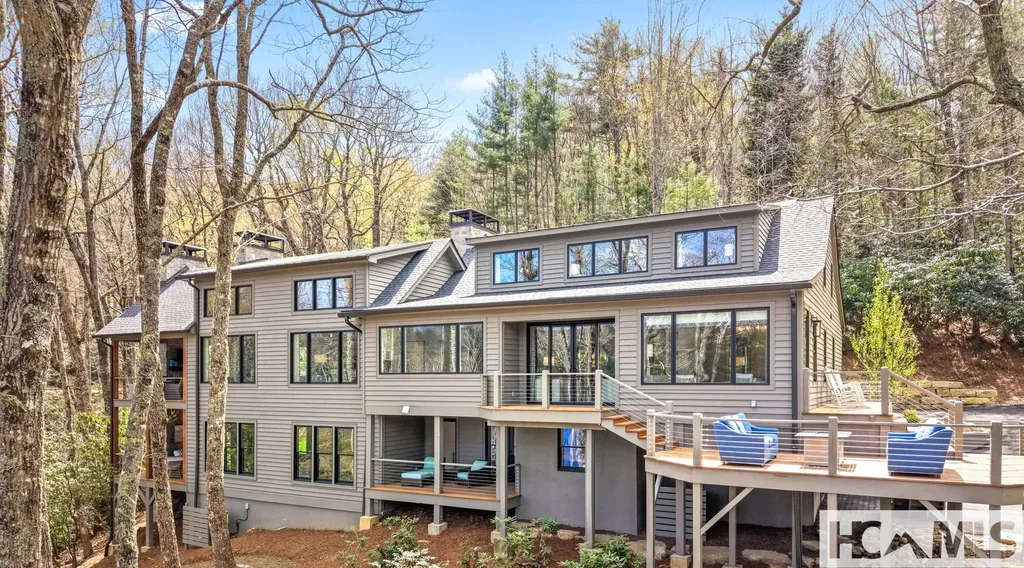 95 Cardinal Trace Lake Toxaway NC 28747