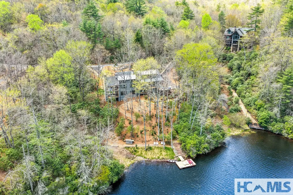 95 Cardinal Trace Lake Toxaway NC 28747