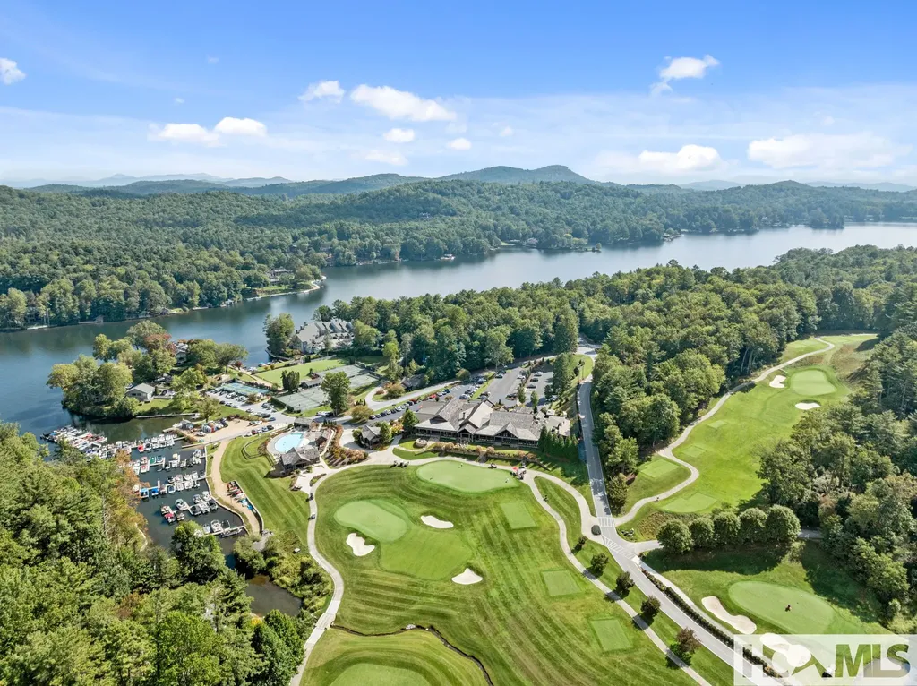 95 Cardinal Trace Lake Toxaway NC 28747