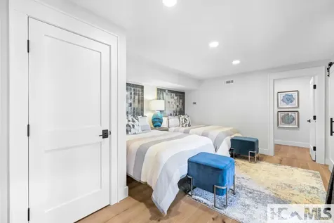 95 Cardinal Trace Lake Toxaway NC 28747