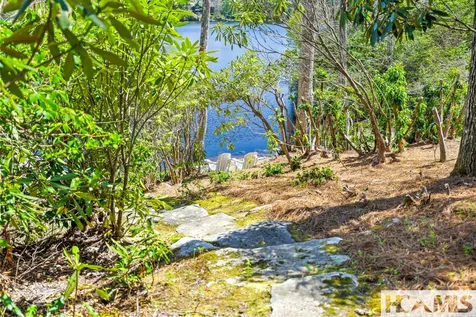 95 Cardinal Trace Lake Toxaway NC 28747