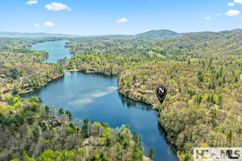 95 Cardinal Trace Lake Toxaway NC 28747