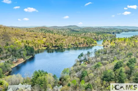95 Cardinal Trace Lake Toxaway NC 28747