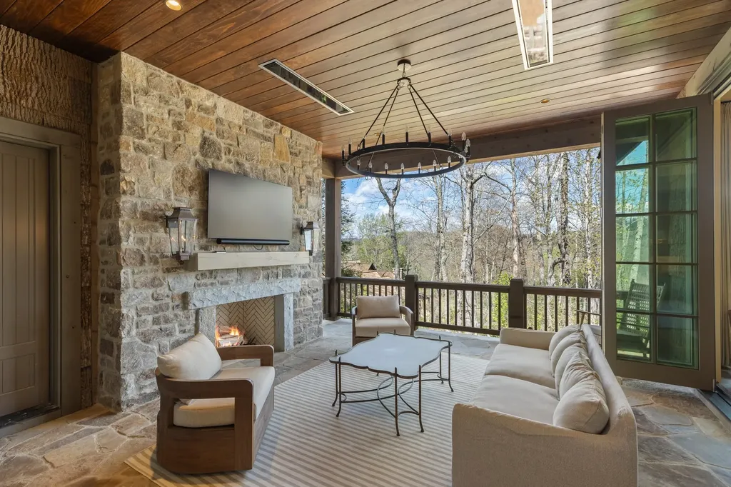 1346 Burl Lane Cashiers NC 28717