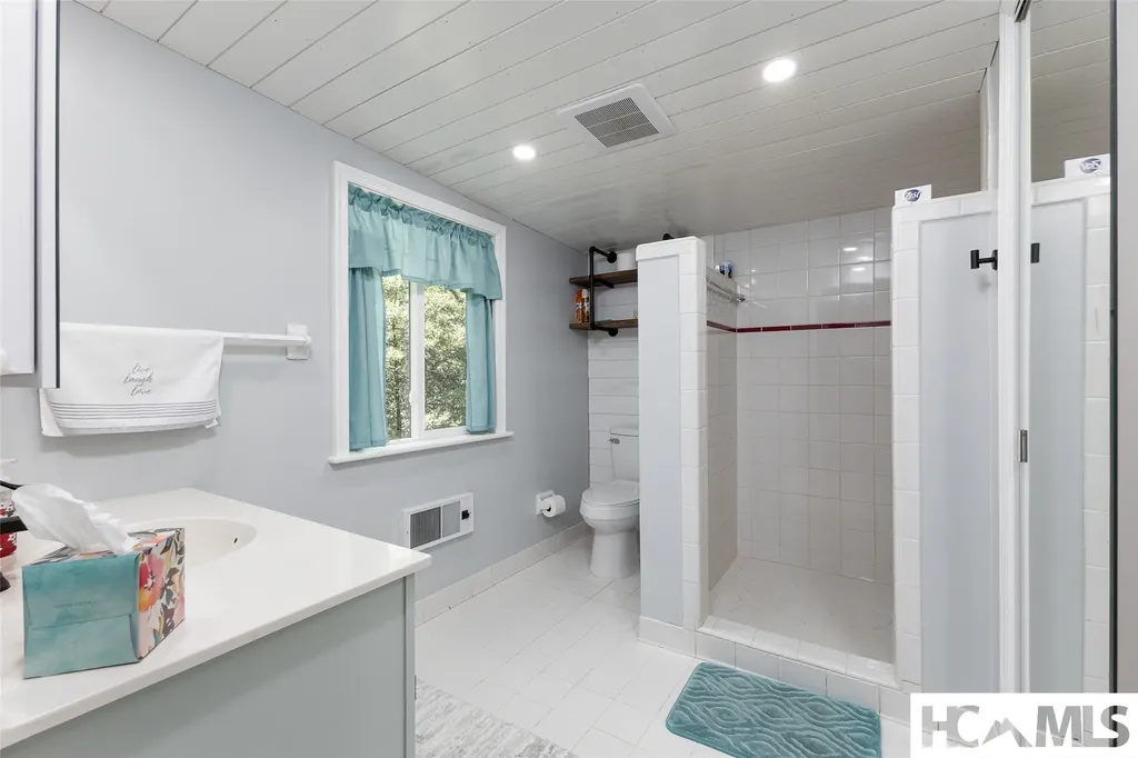 26 Weasel Way Sapphire NC 28774