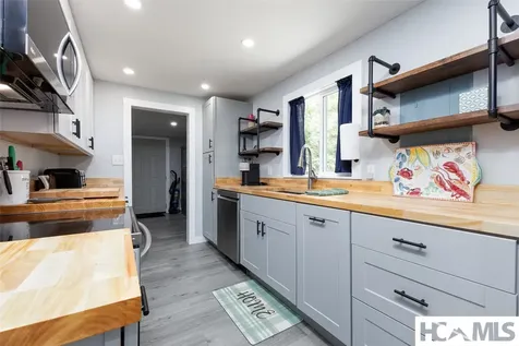 26 Weasel Way Sapphire NC 28774