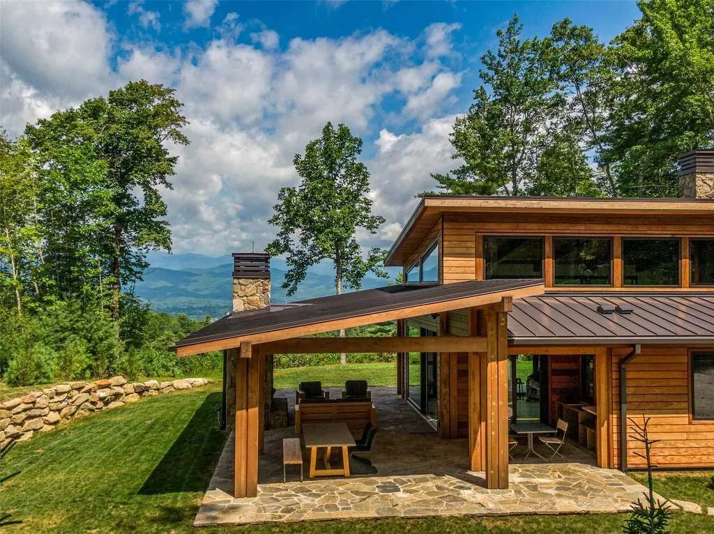 30 Banks Lane Brevard NC 28712