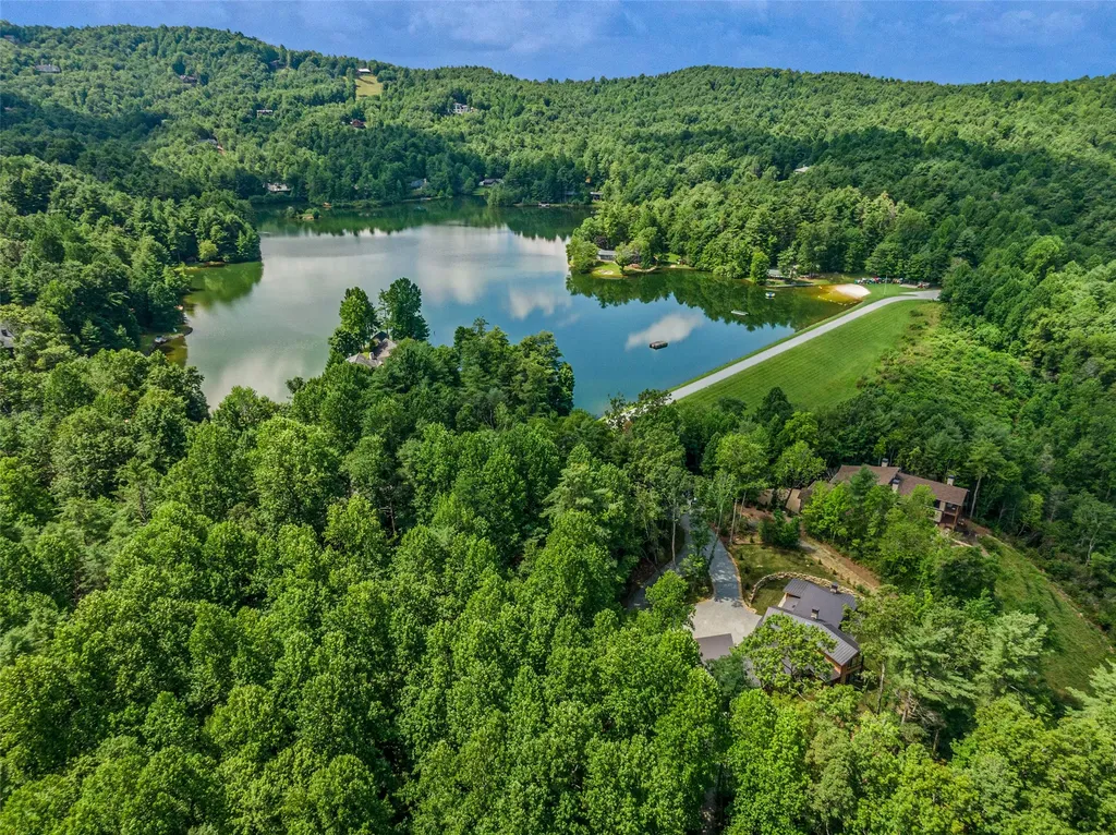 30 Banks Lane Brevard NC 28712