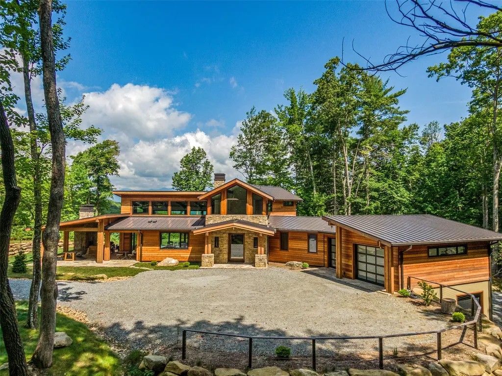 30 Banks Lane Brevard NC 28712