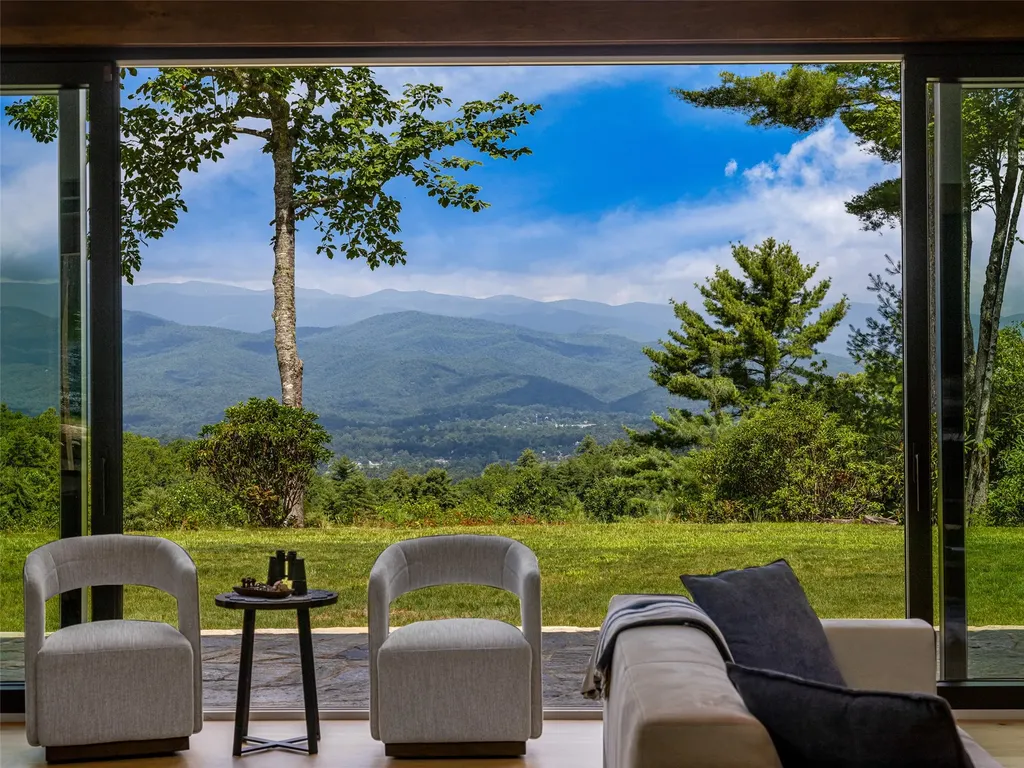 30 Banks Lane Brevard NC 28712