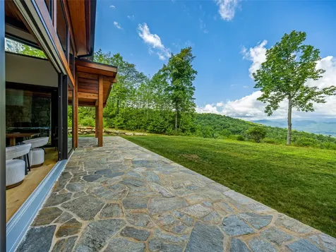 30 Banks Lane Brevard NC 28712