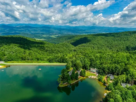 30 Banks Lane Brevard NC 28712