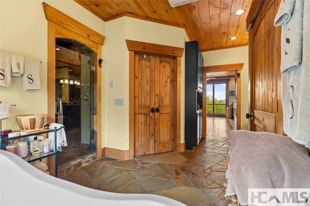 465 Falcon Ridge Road Sapphire NC 28774