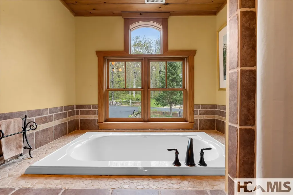 465 Falcon Ridge Road Sapphire NC 28774
