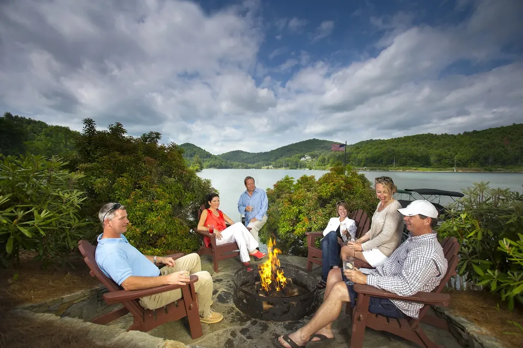 26 Glassy View Cashiers NC 28717