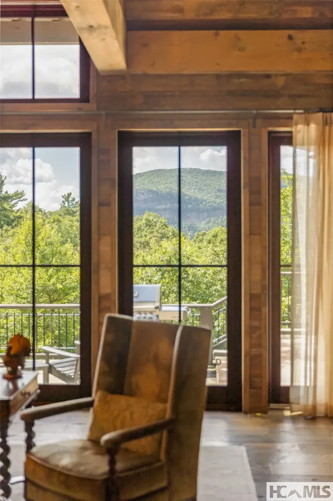 196 Stove Pipe Court Cashiers NC 28717