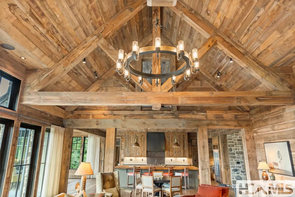 196 Stove Pipe Court Cashiers NC 28717