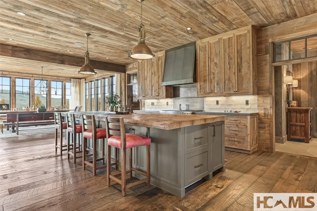 196 Stove Pipe Court Cashiers NC 28717