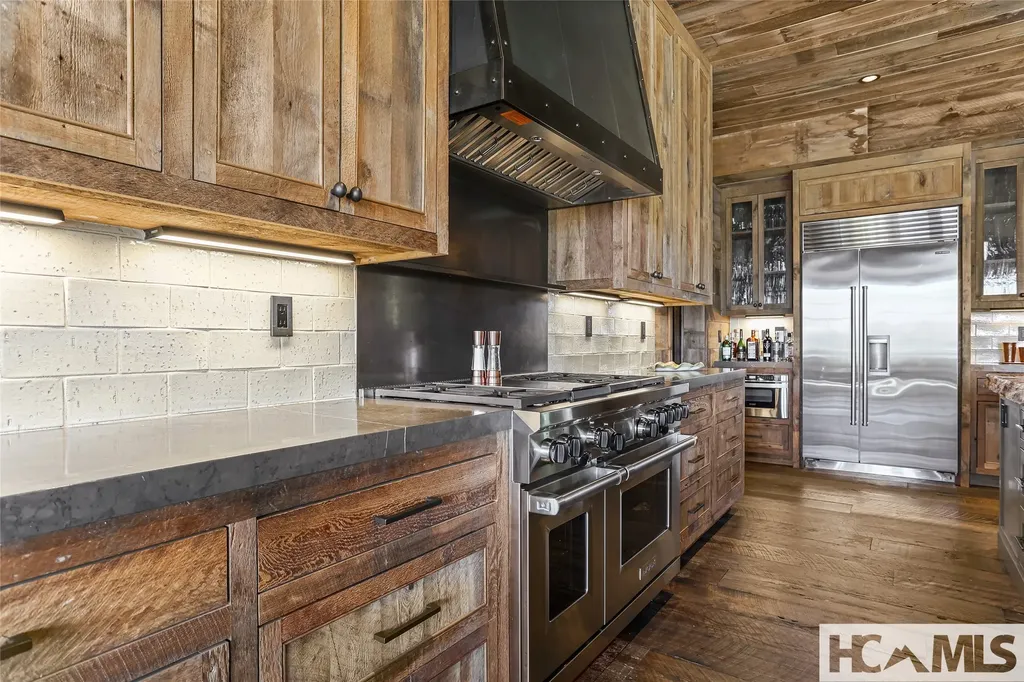 196 Stove Pipe Court Cashiers NC 28717