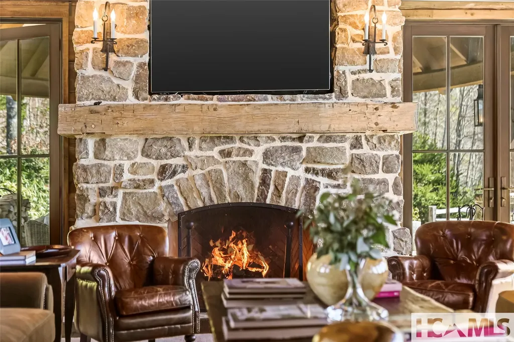 196 Stove Pipe Court Cashiers NC 28717