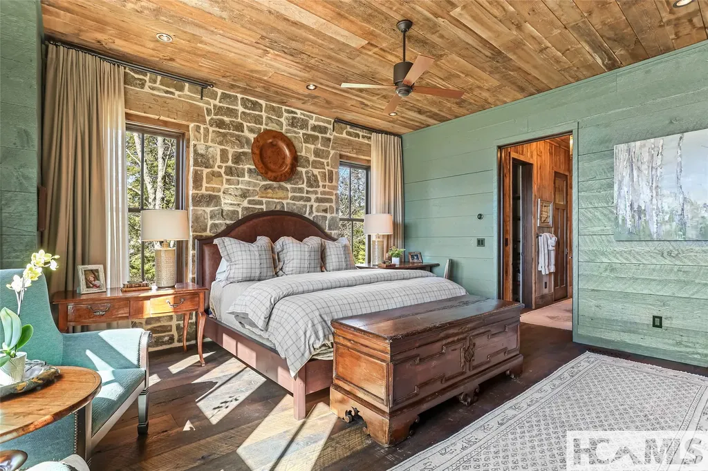 196 Stove Pipe Court Cashiers NC 28717