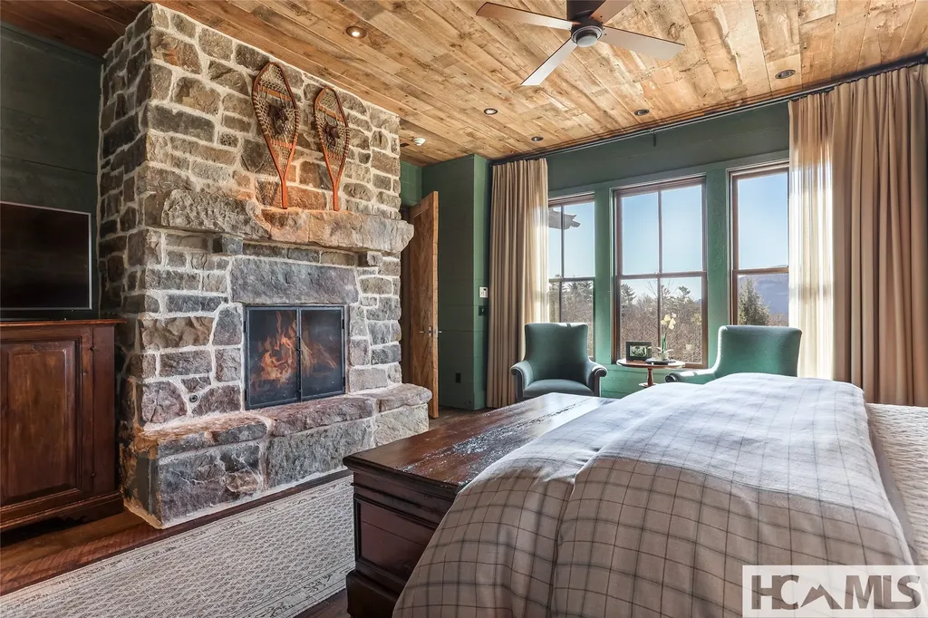 196 Stove Pipe Court Cashiers NC 28717