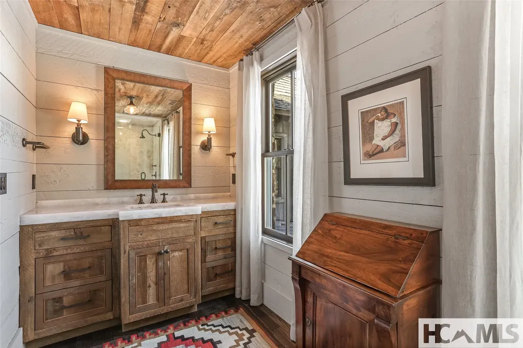 196 Stove Pipe Court Cashiers NC 28717